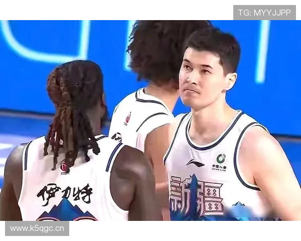 新疆大胜格兰称功劳归全队球员